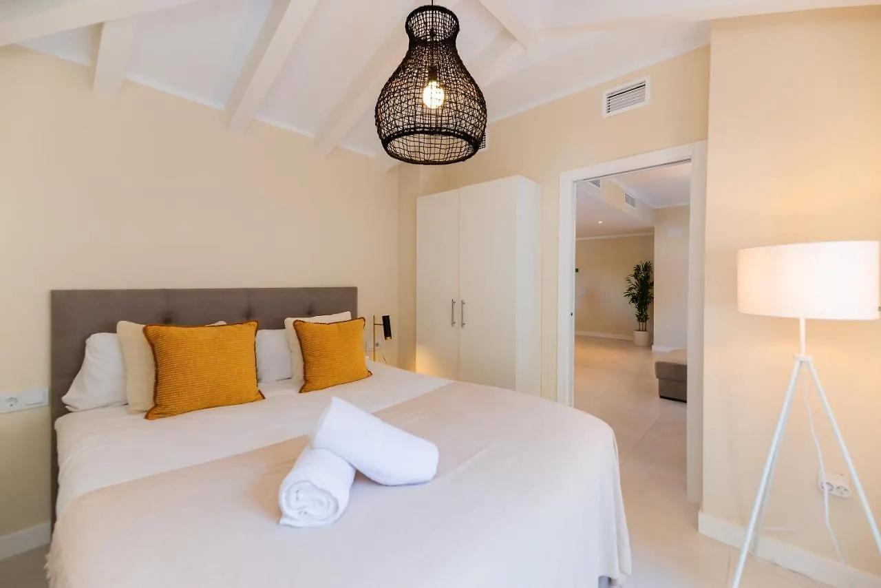 Vacation Marbella: Pet-Friendly Ground Floor Apartment Near Puerto Banus