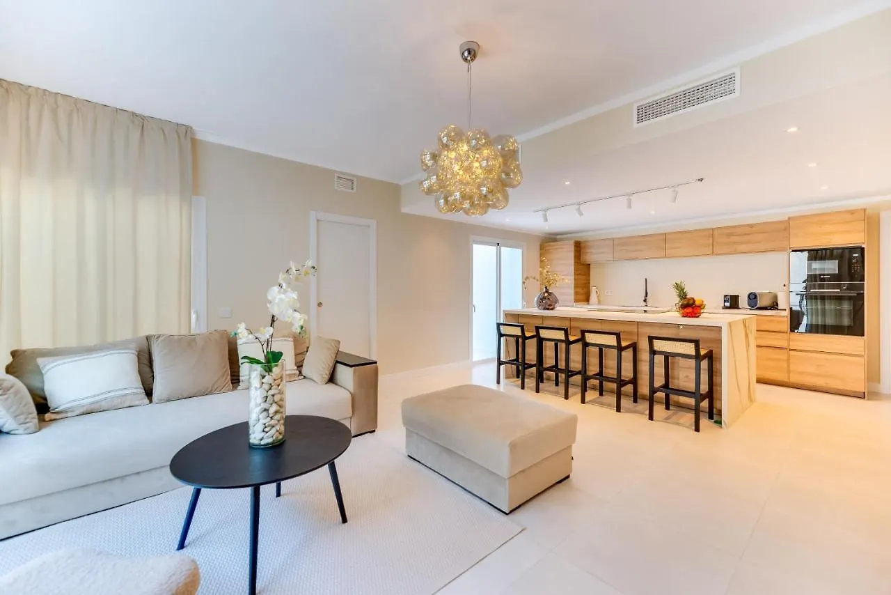 Vacation Marbella: Pet-Friendly Ground Floor Apartment Near Puerto Banus