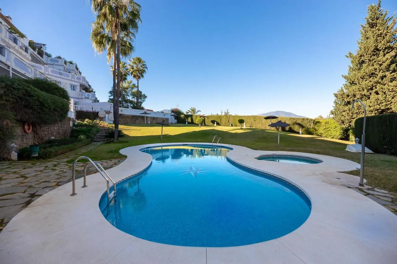 Vacation Marbella: Pet-Friendly Ground Floor Apartment Near Puerto Banus